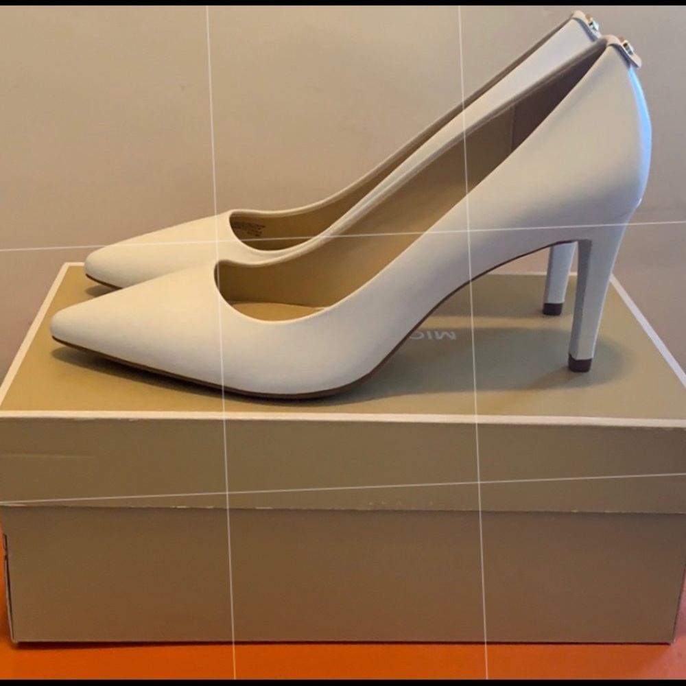 New! Michael Kors Dorothy Pumps